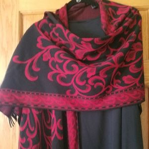 Nina Leonard Shoulder Scarf